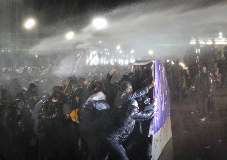 Protesty w Gruzji Protesty w Gruzji. Agresywna policja rozpędziła uczestników