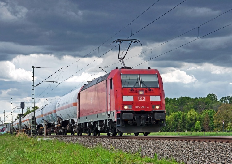 Pociąg DB Cargo PKP Cargo masowo zwalnia, a KE zezwala na miliardy dla Deutsche Bahn Cargo