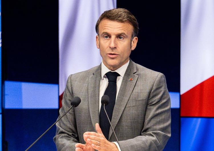 Emmanuel Macron Burza we Francji. Mimo widma upadku rządu Macron nie zamierza podać się do dymisji