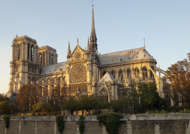 Katedra Notre Dame w Paryżu Burzliwe dzieje katedry Notre-Dame, głównej świątyni Paryża