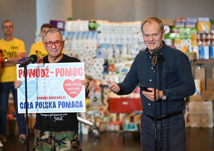 Premier Donald Tusk i szef WOŚP Jerzy Owsiak podczas konferencji prasowej we Wrocławiu Spółki Skarbu Państwa hojnie wspomogły WOŚP. Media dotarły do dokumentów