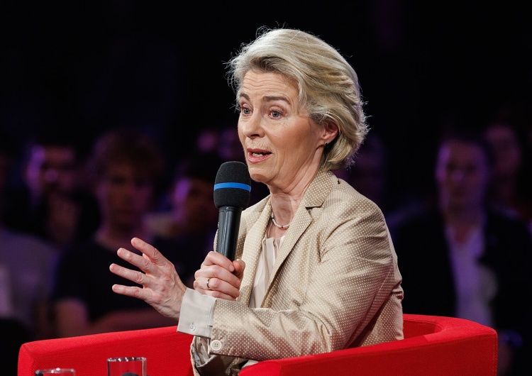 Przewodnicząca Komisji Europejskiej Ursula von der Leyen Bruksela wstrzymuje Polsce miliardy z KPO