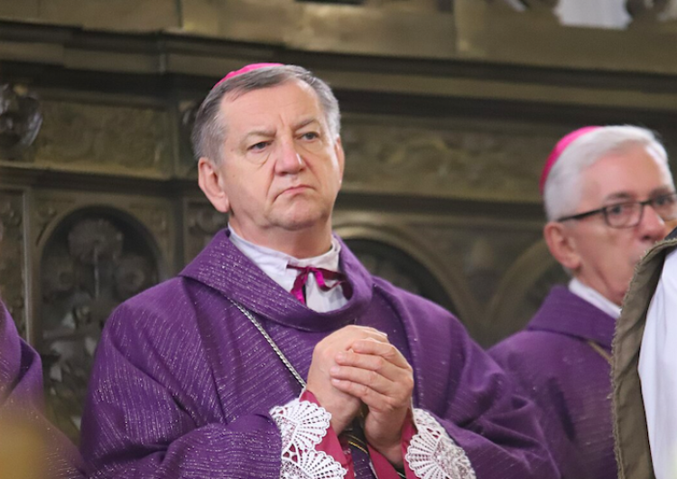 abp Józef Guzdek [wywiad] Abp Guzdek: Synodalność to nic innego jak normalność! Wszyscy jesteśmy odpowiedzialni za Kościół