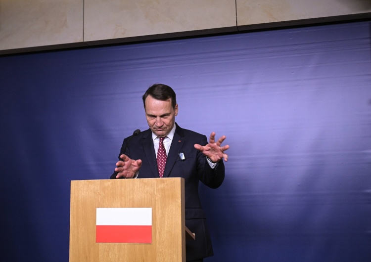 Szef MSZ Radosław Sikorski 