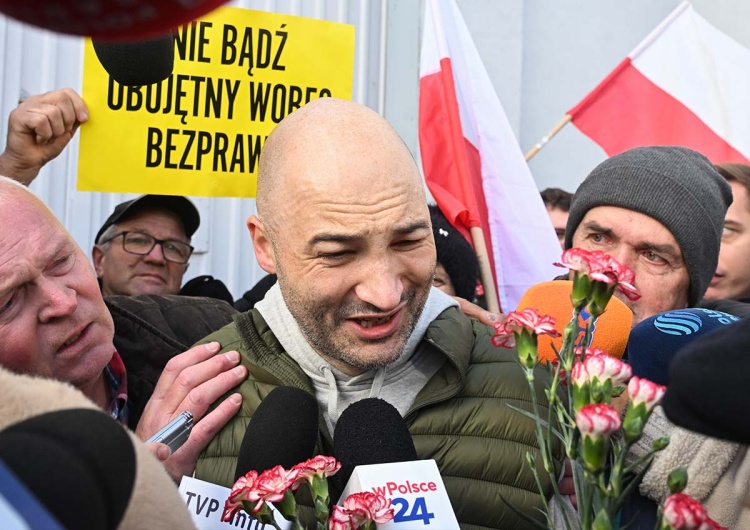 Ksiądz Michał Olszewski tuż po wyjściu z aresztu Komunikat RPO nt. traktowania ks. Olszewskiego. Będzie doniesienie do EuroPris