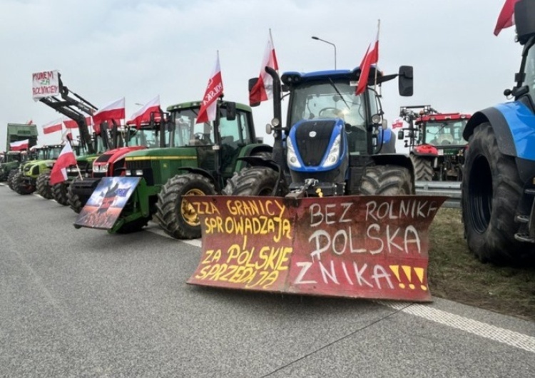 Protest rolników na S8 Jutro protest rolników. W Warszawie pojawiły się już pierwsze 