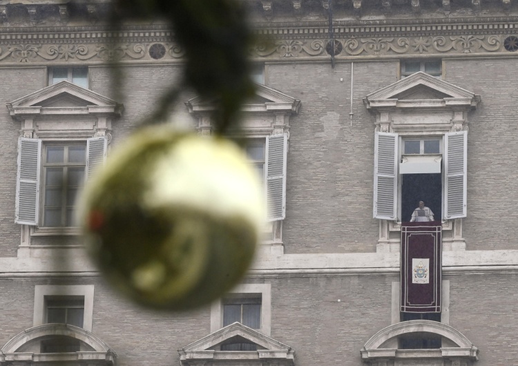 Papież Franciszek Franciszek: uczestnicząc w orszakach Trzech Króli, Polacy dają świadectwo wiary