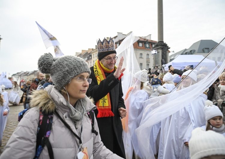 abp Adrian Galbas SAC w czasie warszawskiego Orszaku Trzech Króli Abp Galbas na Orszaku Trzech Króli: złóżmy dziś Chrystusowi w darze nasze uczucia