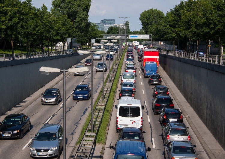 Korek drogowy, zdjecie podglądowe Warszawa awansowała w rankingu najbardziej zakorkowanych miast w Europie