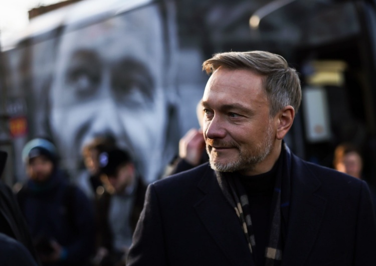 Lider FDP Christian Linder Skandal w Niemczech. Były niemiecki minister obrzucony pianką do golenia