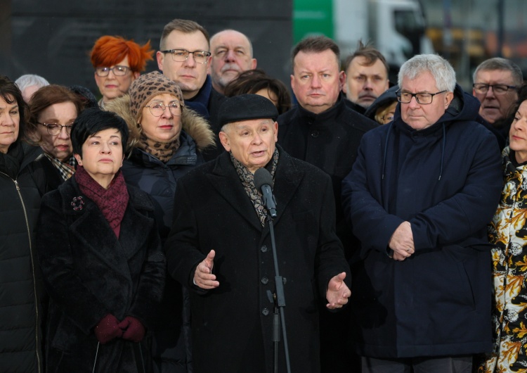 Jarosław Kaczyński Jarosław Kaczyński: Ci, którzy są wysłannikami Putina, poniosą konsekwencje