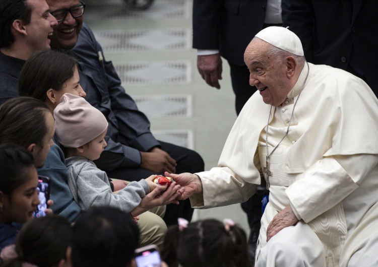 Papież Franciszek Franciszek spotkał się z polskimi dziećmi: jesteście dla mnie znakami nadziei