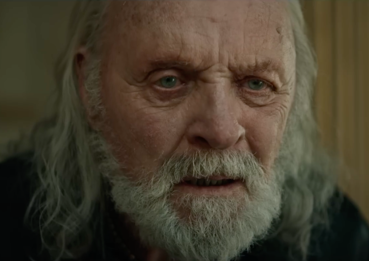 Anthony Hopkins jako Herod, kard z serialu 