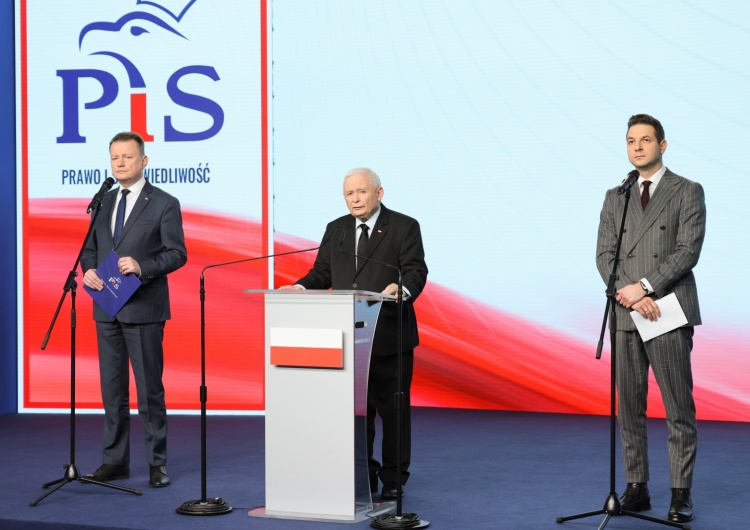 Prezes PiS Jarosław Kaczyński, poseł Mariusz Błaszczak i Patryk Jaki 