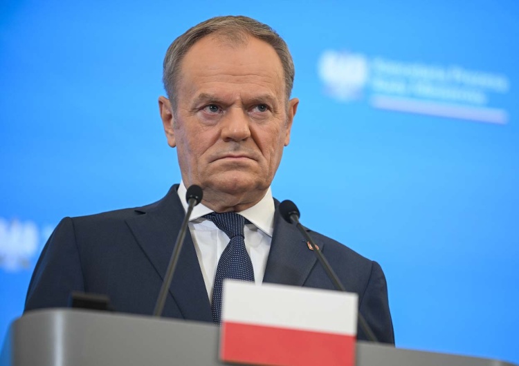 Donald Tusk Sygnał ostrzegawczy dla Tuska. Nowy sondaż partyjny