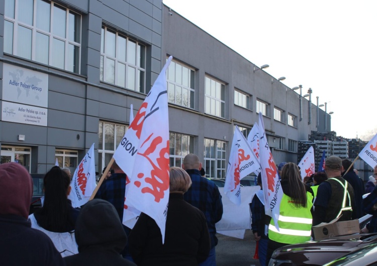  Pikieta związkowców z Adler Polska. Negocjacje płacowe i widmo zwolnień