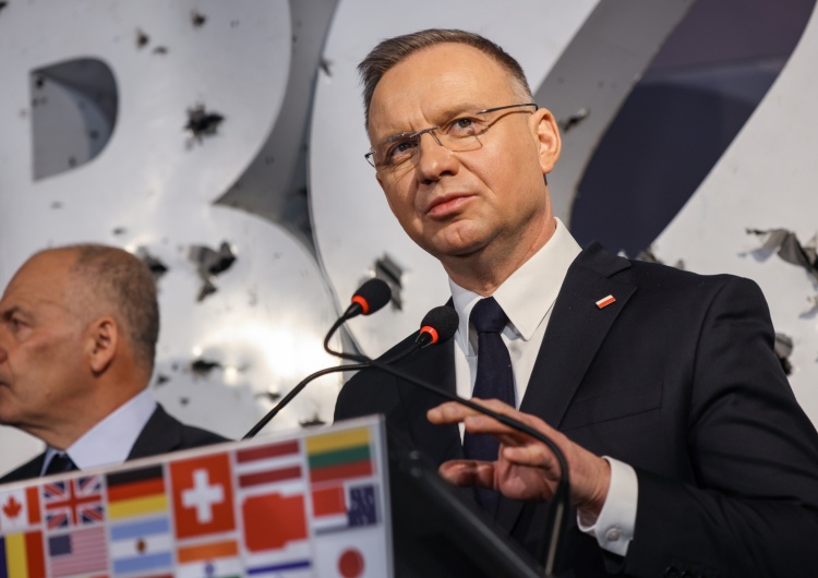 Andrzej Duda w Davos Prezydent Duda w Davos: Putin ma błagać Ukrainę i jej sojuszników