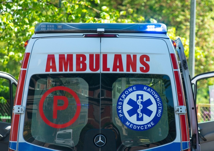 Ambulans, zdjęcie poglądowe Zabójstwo ratownika w Siedlcach. Nowe informacje nt. sprawcy