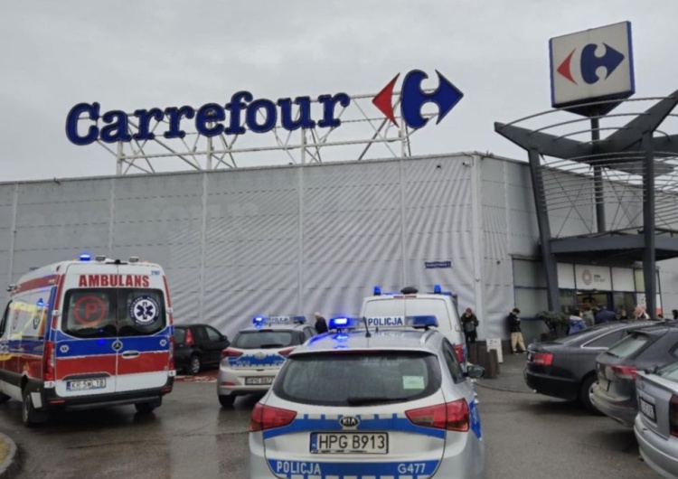 Carrefour Olkusz Atak nożownika w centrum handlowym w Olkuszu. Są ciężko ranni