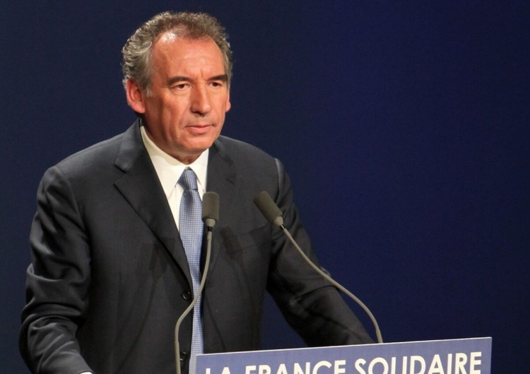 Premier Francji Francois Bayrou Premier Francji chce zaryzykować. Chodzi o ustawę budżetową