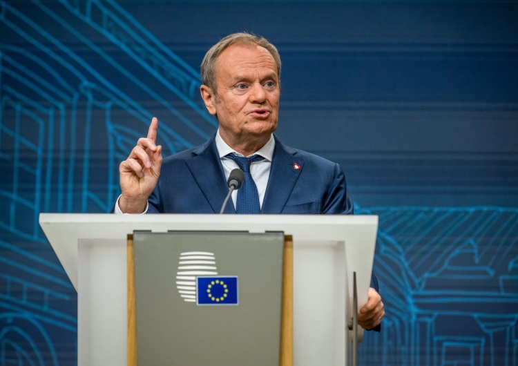 Donald Tusk Tusk dalej brnie. 