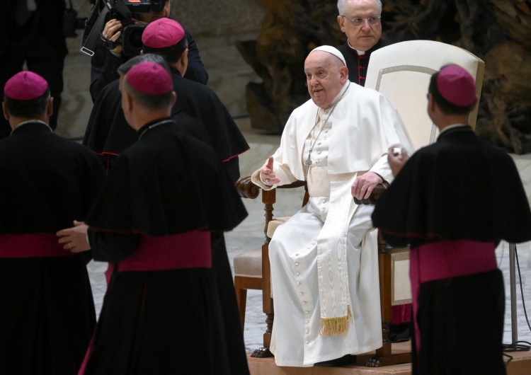 Papież Franciszek Papież o łasce oczekiwania na spełnienie obietnic Boga