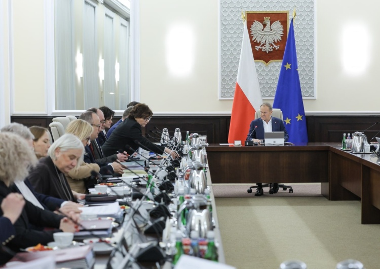 Posiedzenie rządu Donalda Tuska Posiedzenia rządu bez udziału przedstawiciela Prezydenta? Jest nowelizacja ustawy