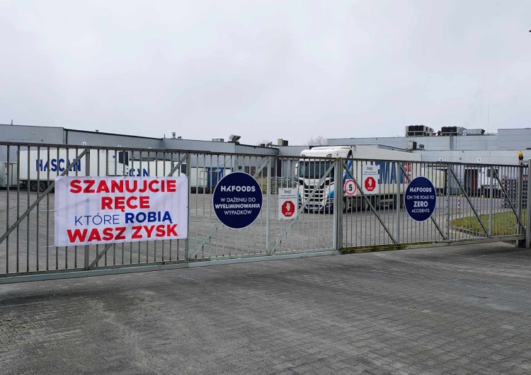 Akcja protestacyjna w zakładzie mięsnym HKFoods Akcja protestacyjna w zakładzie mięsnym HKFoods