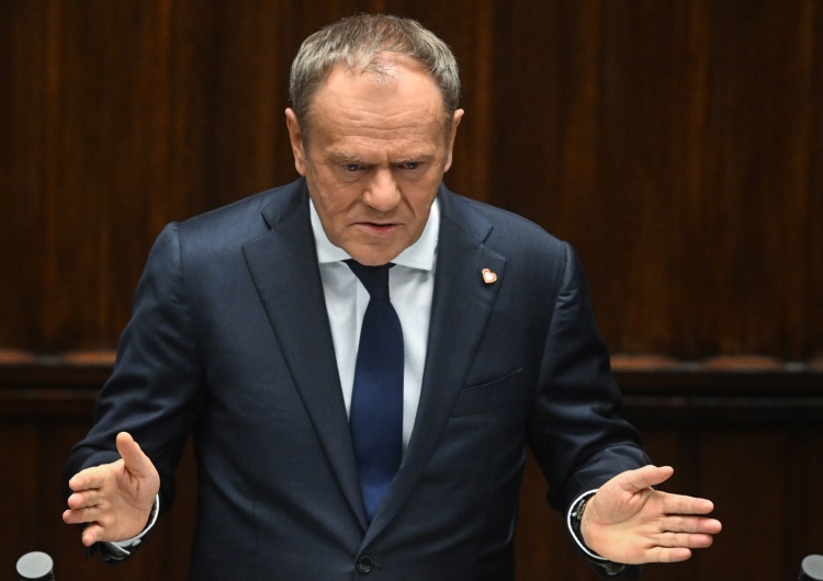 Premier Donald Tusk Donald Tusk zapowiada szkolenia wojskowe. 