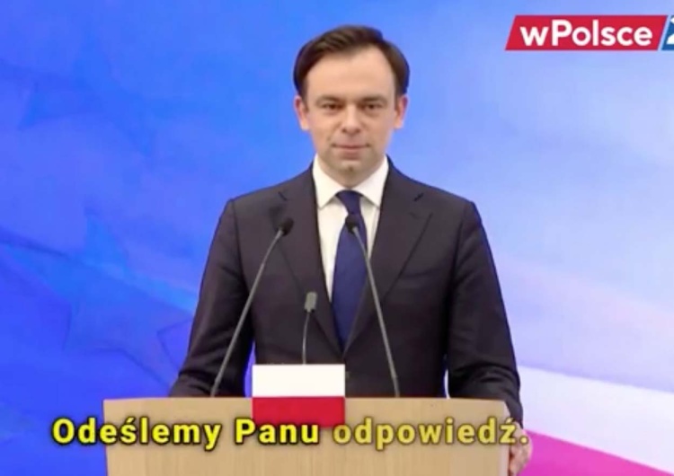 Minister finansów Andrzej Domański Dziwne zachowanie ministra Domańskiego na konferencji prasowej