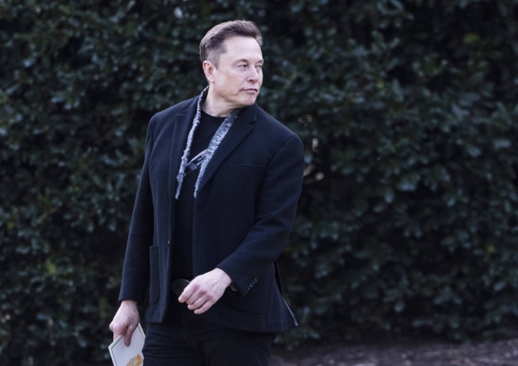 Elon Musk Musk: Jeśli wyłączę Starlinki, front na Ukrainie upadnie