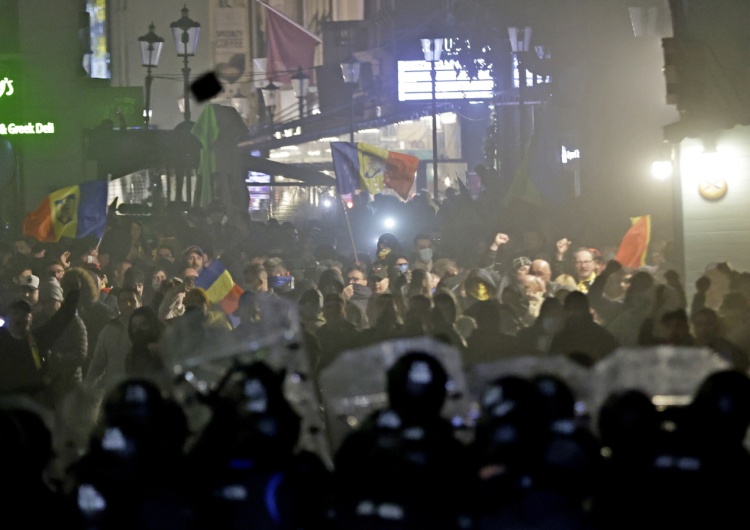 Bukareszt, Rumunia Gorąco w Rumunii. Zwolennicy Georgescu wyszli na ulice [WIDEO]