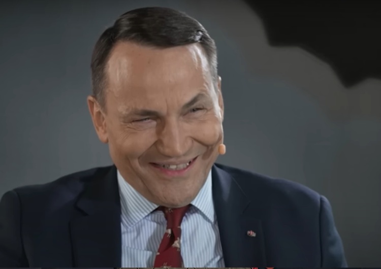 Radosław Sikorski Gra na odcięcie Polski od USA. Sikorski podaje piłkę