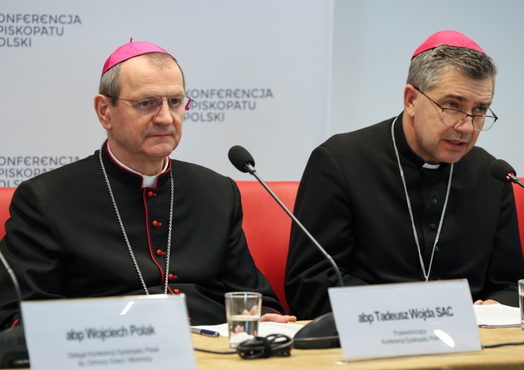 Od lewej: abp Tadeusz Wojda SAC, bp Wojciech Osial Komunikat po obradach biskupów: wyrażamy swój zdecydowany sprzeciw