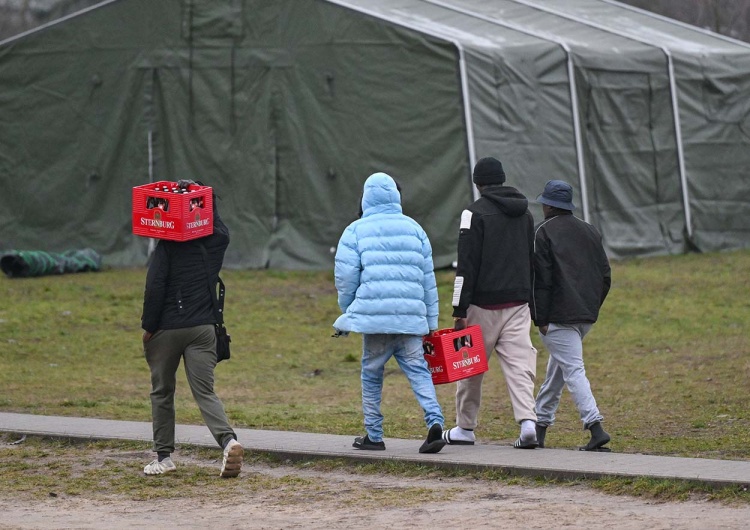 14 grudnia 2023 r. Migranci z Centralnego Ośrodka Recepcyjnego w Eisenhüttenstadt Niemcy: Szef centrum deportacyjnego tuż przy granicy chwali 