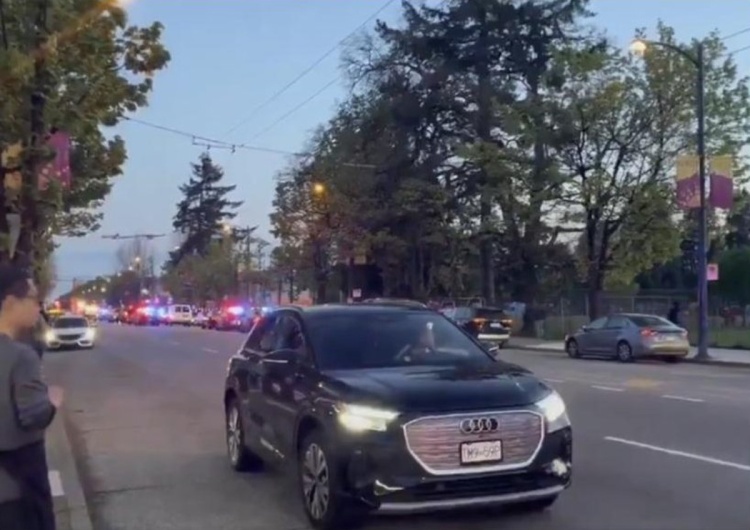 Kierowca wjechał w tłum ludzi w Vancouver W Vancouver samochód wjechał w tłum ludzi. Wzrosła liczba ofiar 