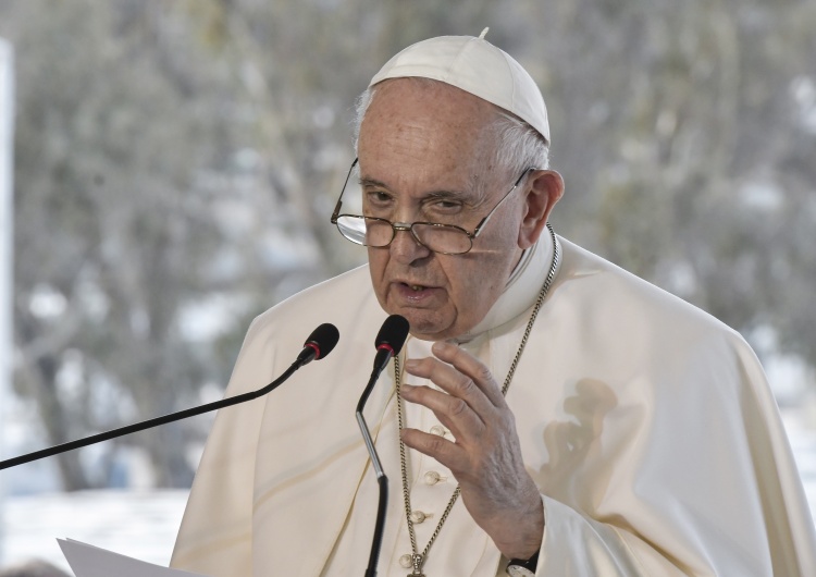 Papież Franciszek Incydent w Atenach: ksiądz prawosławny zwymyślał papieża jako „heretyka”. To nie wszystko, jeden z biskupów…