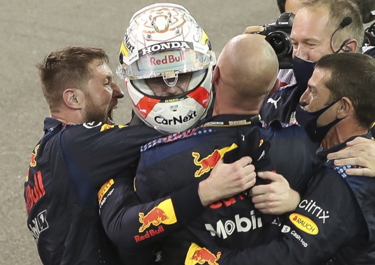  Zadecydowało ostatnie okrążenie! Max Verstappen mistrzem świata Formuły 1