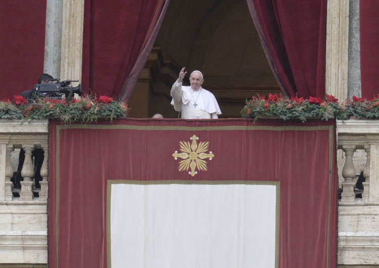 Papież Franciszek Papież: Słowo Boże, które stworzyło świat przyszło, aby zamieszkać wśród nas