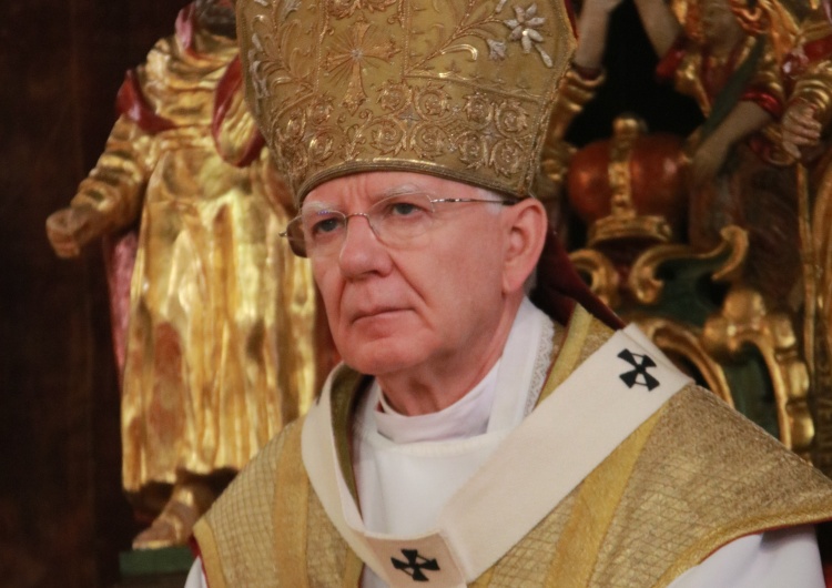 abp Marek Jędraszwski Abp Jędraszewski wprowadził przepisy dotyczące kontaktów z małoletnimi i bezradnymi