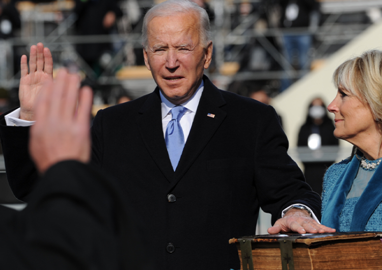 Joe Biden podczas zaprzysiężenia jako prezydent USA „Sankcje. Ukraina. Polska”. 24 kremlinologów wezwało Bidena do zmiany polityki wobec Rosji