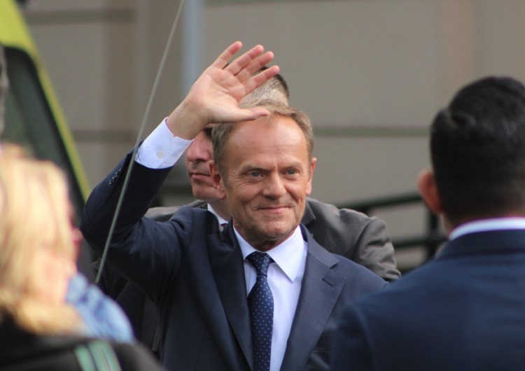 Donald Tusk Prawy Sierpowy: Błogosławiony Tusk, przegrany cudotwórca…