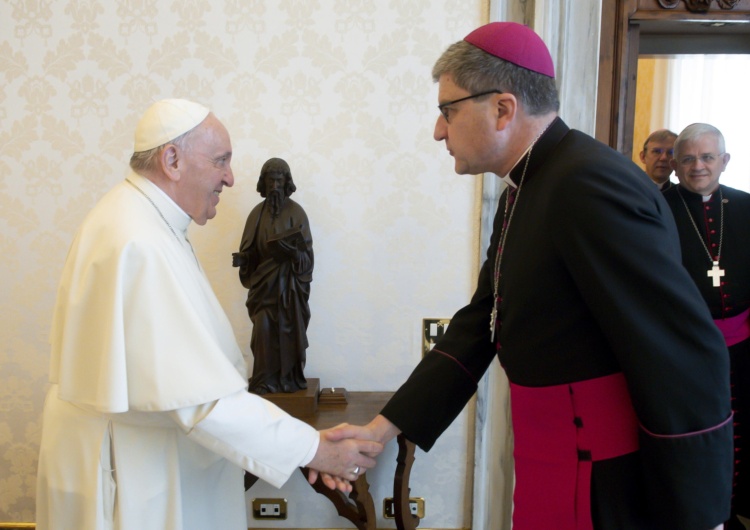 Papież Franciszek, Éric de Moulins-Beaufort Papież o obowiązku koncelebry dla księży tradycjonalistów