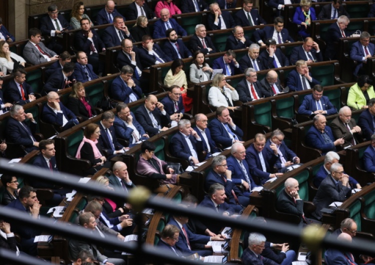 Sejm Sejm powołał Komisję Nadzwyczajną, która zajmie się projektem zmian w konstytucji