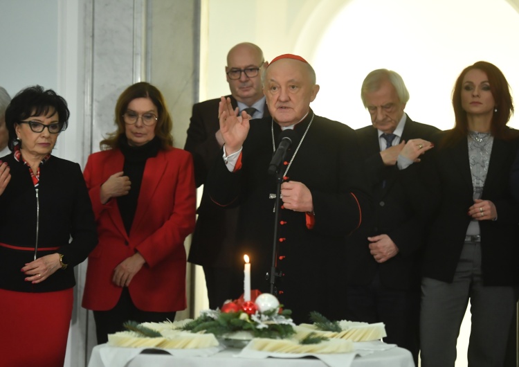 Elżbieta Witek, Kazimierz Nycz, Agnieszka Kaczmarska, Ryszard Terlecki, Małgorzata Kidawa-Błońska, Bogdan Borusewicz Kard. Nycz na spotkaniu opłatkowym w Sejmie: Bóg po to stał się człowiekiem, abyśmy byli bardziej braćmi