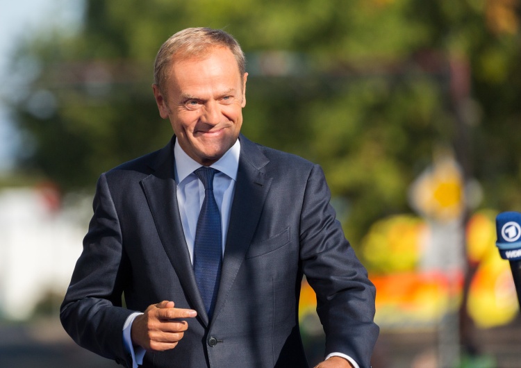 Donald Tusk Z. Kuźmiuk: Człowiek, który chciał sprzedać Rosjanom cały Lotos, sprzedaż 30 proc. rafinerii nazywa aferą XXI w.