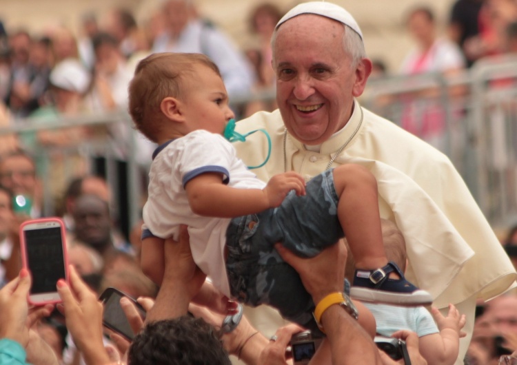 Papież Franciszek Franciszek: Jezus pragnie, abyśmy nie mieli idei „boga władcy”, lecz Ojca i w tym celu trzeba wyjść poza literę