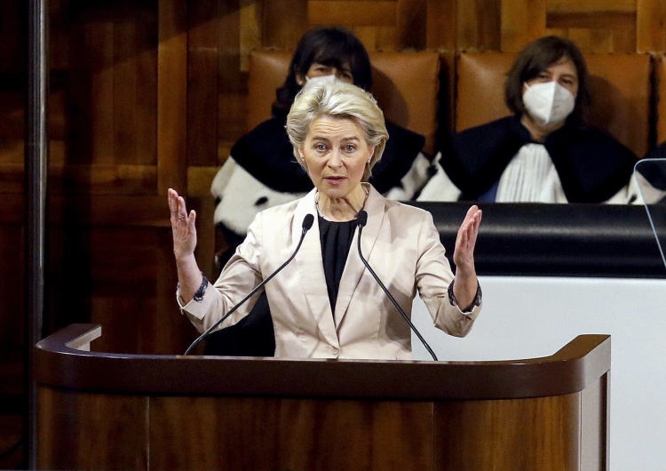 Ursula von der Leyen Papież porównał zachowanie UE do nazistów i komunistów. Szefowa KE odpowiada