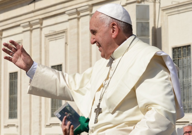 Papież Franciszek Papież apeluje: Obejmijcie ich uściskiem