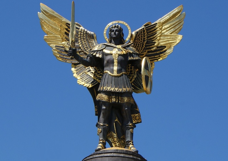 Statua św. Michała Archanioła w Kijowie Na Ukrainie rozpoczęto dziewięciomiesięczną nowennę do św. Michała Archanioła
